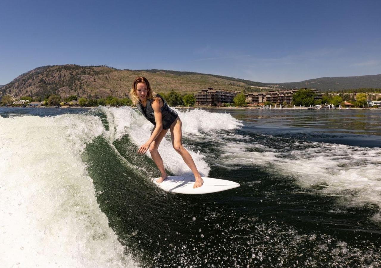 ザ コーブ レイクサイド リゾート West Kelowna エクステリア 写真