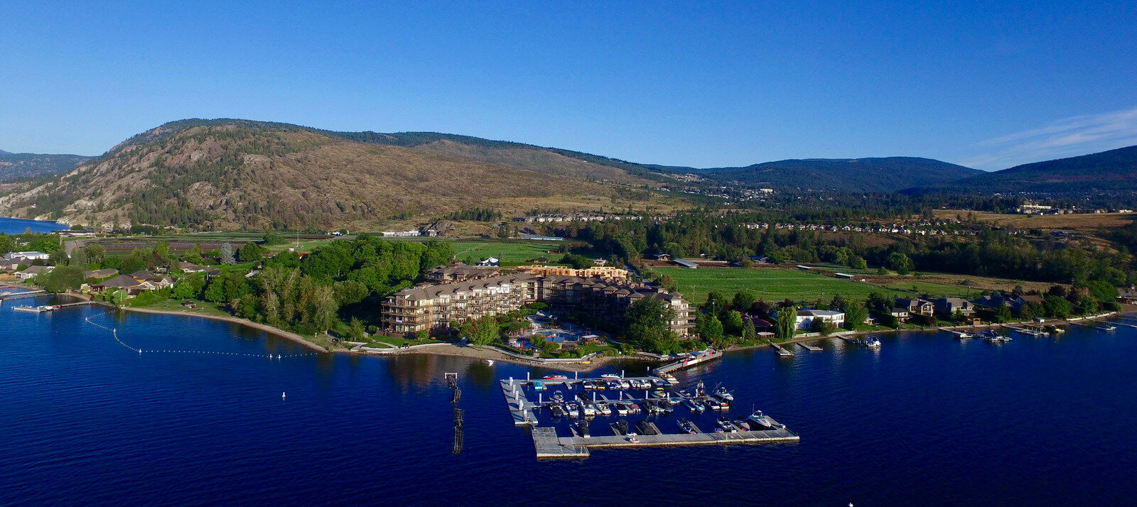 ザ コーブ レイクサイド リゾート West Kelowna エクステリア 写真